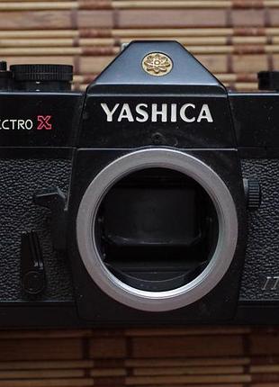 Фотоапарат yashica tl electro x its з ременем і наочником