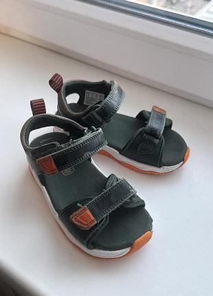 Босоніжки clarks