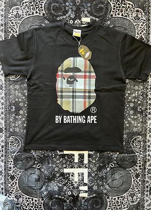 Футболка від бренду bape x burberry