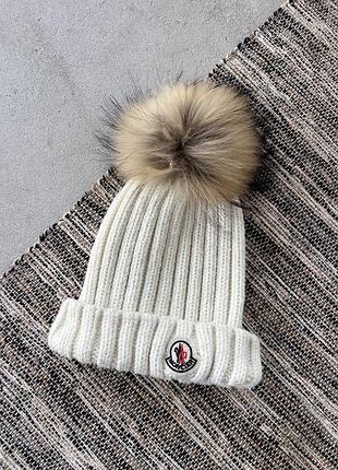 Вінтажна біла шапка moncler з бунбоном з маленьким логотипом біні шапка з відворотом
