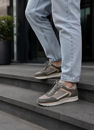 Жіночі кросівки esprit