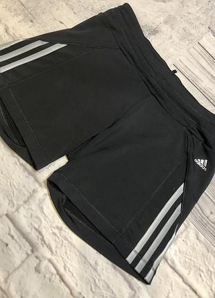 Женские спортивные шорты adidas размер m 42