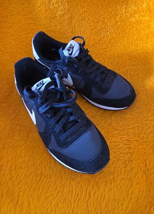 Кросовки nike , 36  размер, оригинал