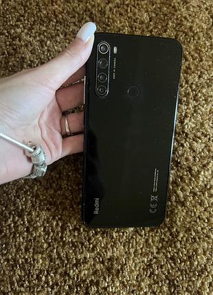 Телефон redmi note 8 в хорошому стані ,в ремонті не був тільки замінювали кнопку звуку,все працює чехол в подарок