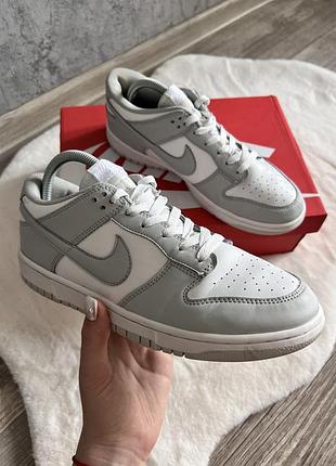 Сірі кросівки nk dunk low