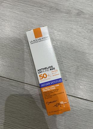 Сонцезахисний флюїд для обличчя la roche-posay anthelios uvmune 400 із захистом spf50+ проти пігментних плям