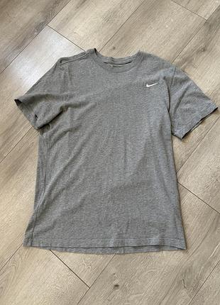 Чоловіча футболка nike