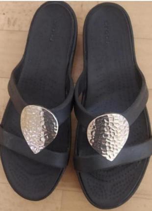 Очень стильные,крутые,шлёпки crocs