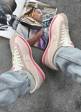 Nike cortez light soft pink