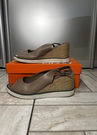 Дуде гарні, елегантні босоніжки 👡