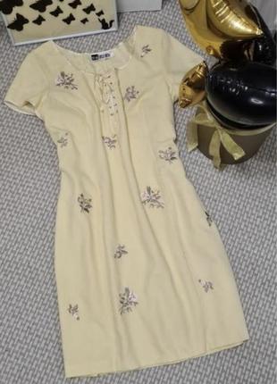 Лимоное платье с вышивкой