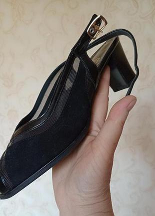 Босоніжки шкіряні