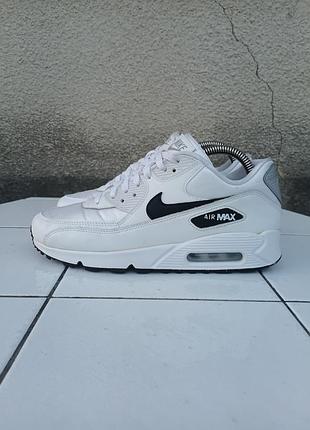 Мужские кроссовки nike air max 90 white black essential 
размер 41 длина стельки 26 см
состояние хорошее