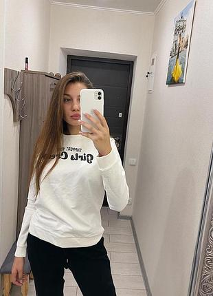 Молочный свитшот 5