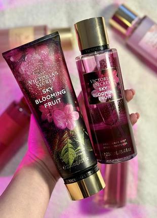 Парфумований спрей і лосьйон victoria's secret "sky blooming fruit"