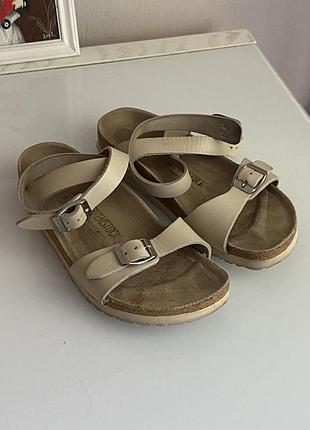 Сандалі босоніжки birkenstock