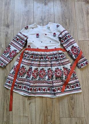 Платье с рисунком" вышивка"