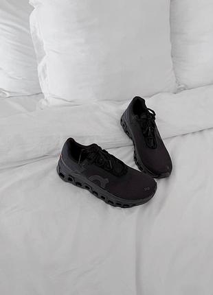 On cloudmonster black 4