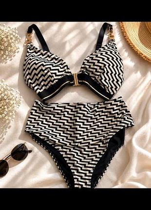 Продам раздельный купальник  river island