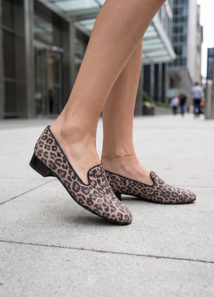 Лоферы женские леопардовый принт stuart weitzman 37 бежевые
