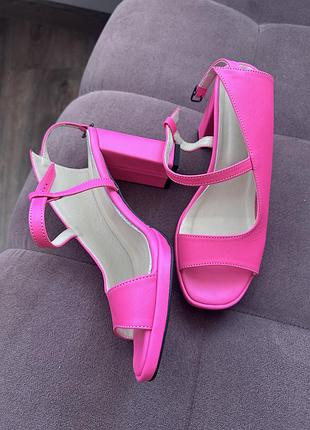 Чарівні босоніжки 👡