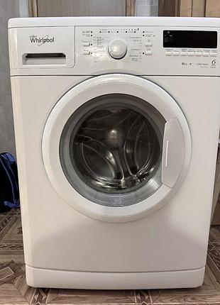 Стиральная машина whirlpool под ремонт или на запчасти.