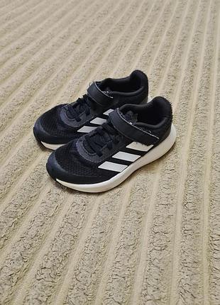 Легкие кроссовки adidas