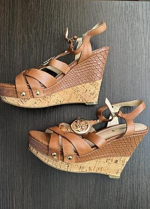 Босоніжки guess