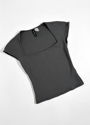 Топ з квадратним вирізом від h&m