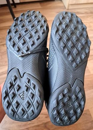 Бутси фудбольні дитячі adidas predator 20.3 
розмір 29-30 розпаровка 5