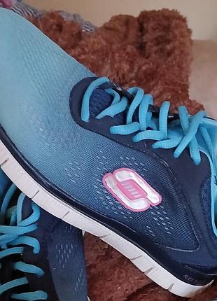 Кроссовки skechers интересного сине-голубого цвета39р.
