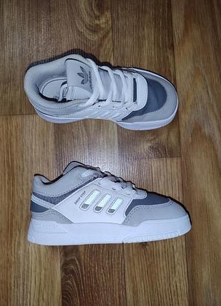 Детские кроссовки adidas р.26