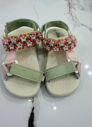 Босоніжки zara 27