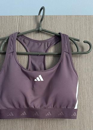Стильный спортивный топ от adidas