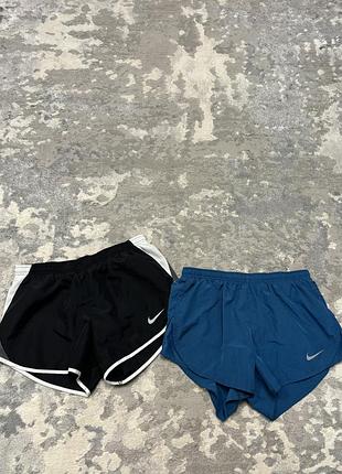 Жіночі спортивні шорти nike