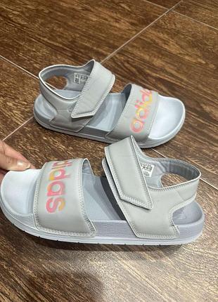 Сандалі adidas р-39