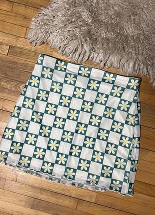 Shein daisy check skirt — зелено‑біла спідниця з ромашковим принтом, легка й стильна для літніх образів.