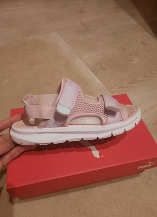 Босоніжки від фірми puma