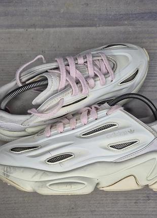 Кроссовки adidas ozweego