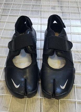 Мужские кожаные кроссовки nike air rift leather triple black tabi