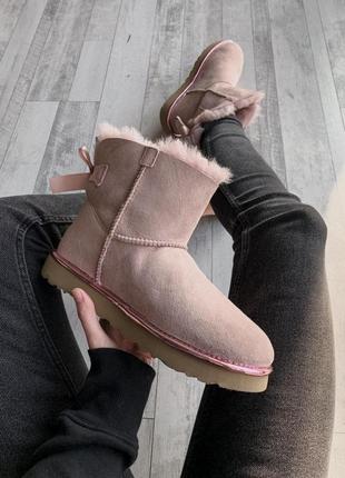 Ugg mini с бантом в розовом цвете