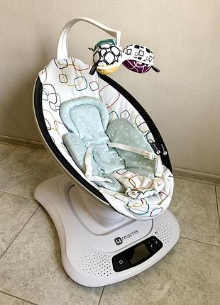 Заколисуючий центр / шезлонг / крісло-гойдалка 4moms 4.0 mamaroo