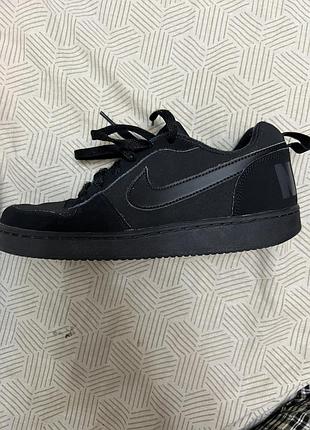 Nike court borough low
