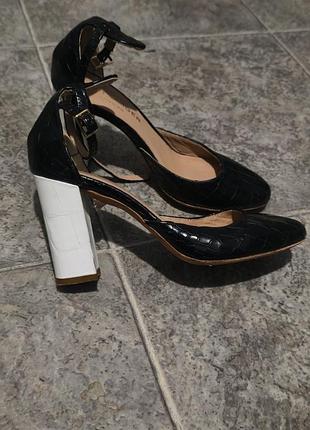 Шкіряні чорні туфлі босоніжки kurt geiger