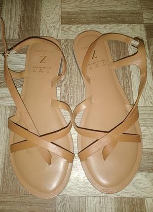 Новые босоножки р.38