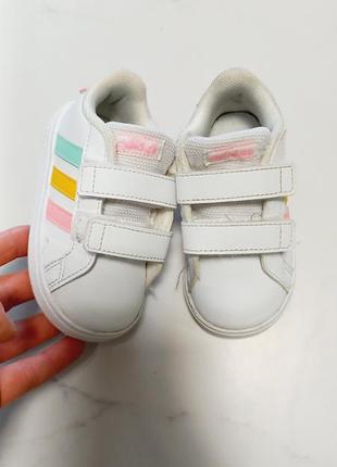 Дитячі кросівки adidas