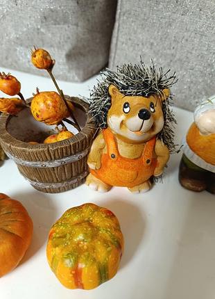 Фигурки, декор