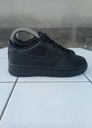 Кроссовки мужские и женские nike air force 1 black / кеды найк аир форс 1 черные низкие
размер 36.5 длина стельки 23 см
состояние хорошее
кожаные