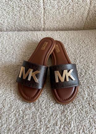 Тапочки шльопанці michael kors