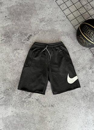 Чоловічі шорти nike в сірому кольорі
